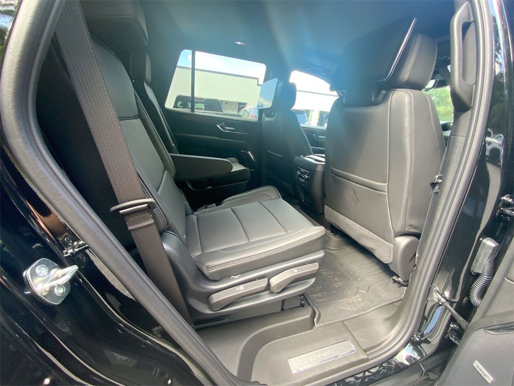New 2025 GMC Yukon Denali w/ Denali Reserve Package image 30