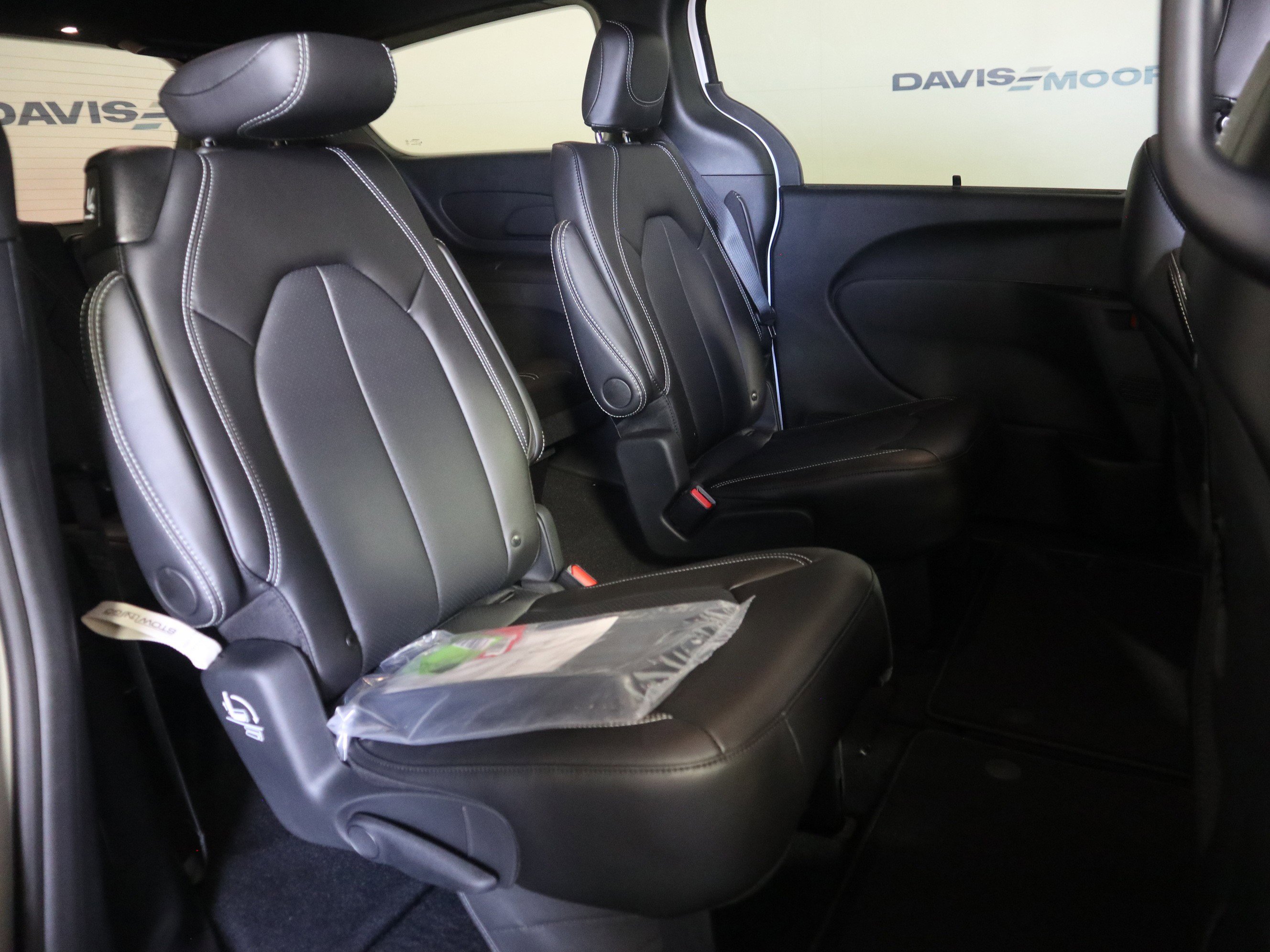 New 2026 Chrysler Pacifica Select image 21