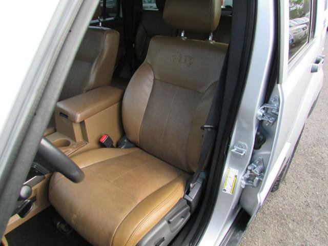 Used 2012 Jeep Liberty Limited image 8