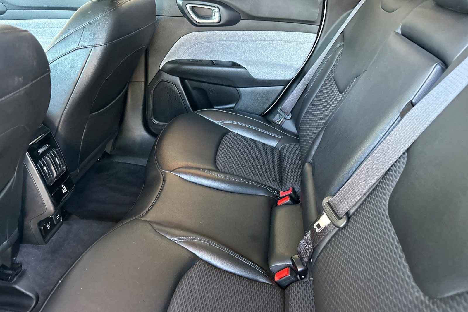 Used 2022 Jeep Compass Latitude w/ Convenience Group image 12