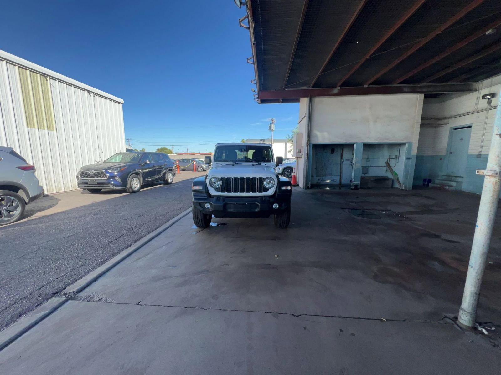 Used 2025 Jeep Wrangler Sport S image 16