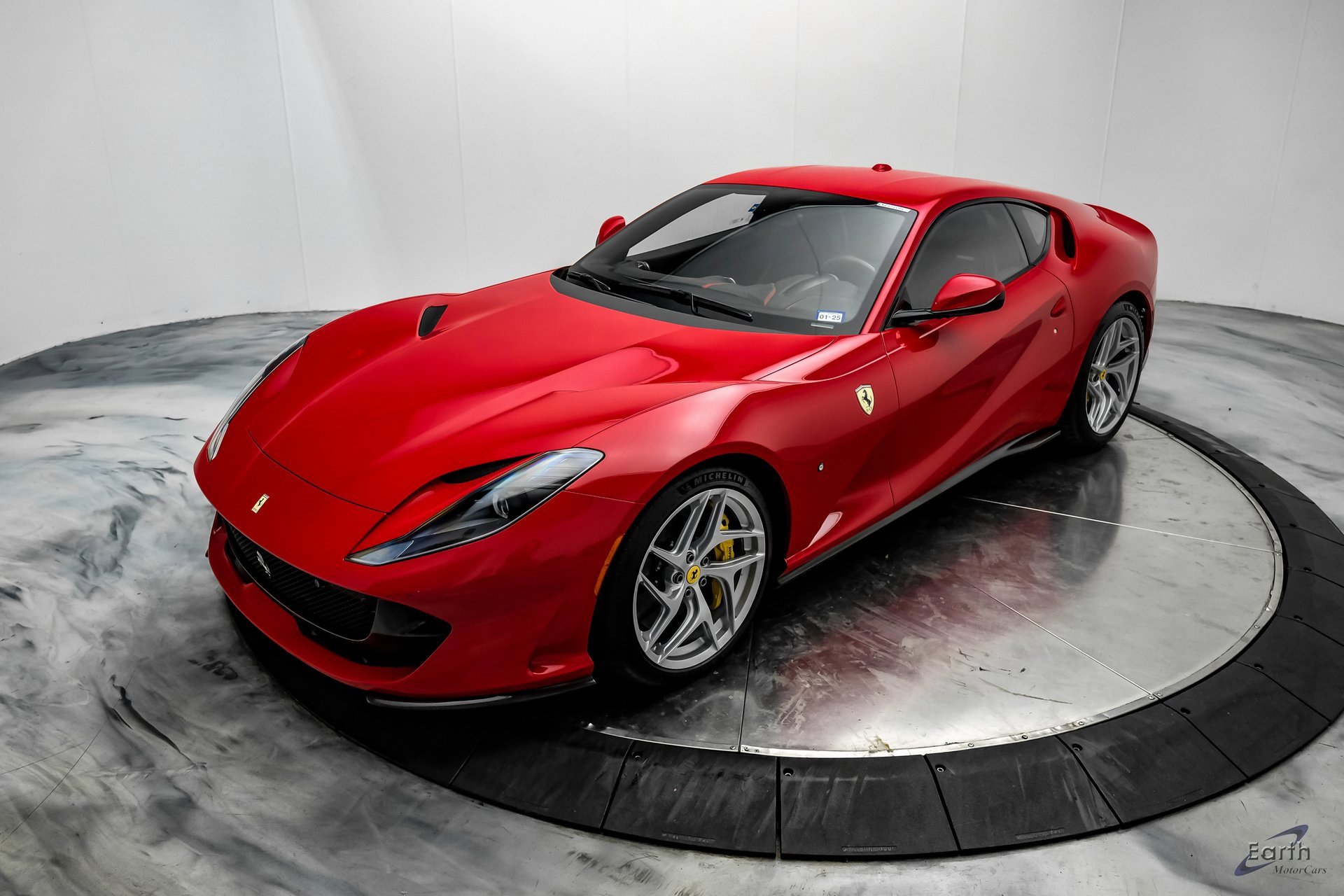 Used 2018 Ferrari 812 Superfast image 3