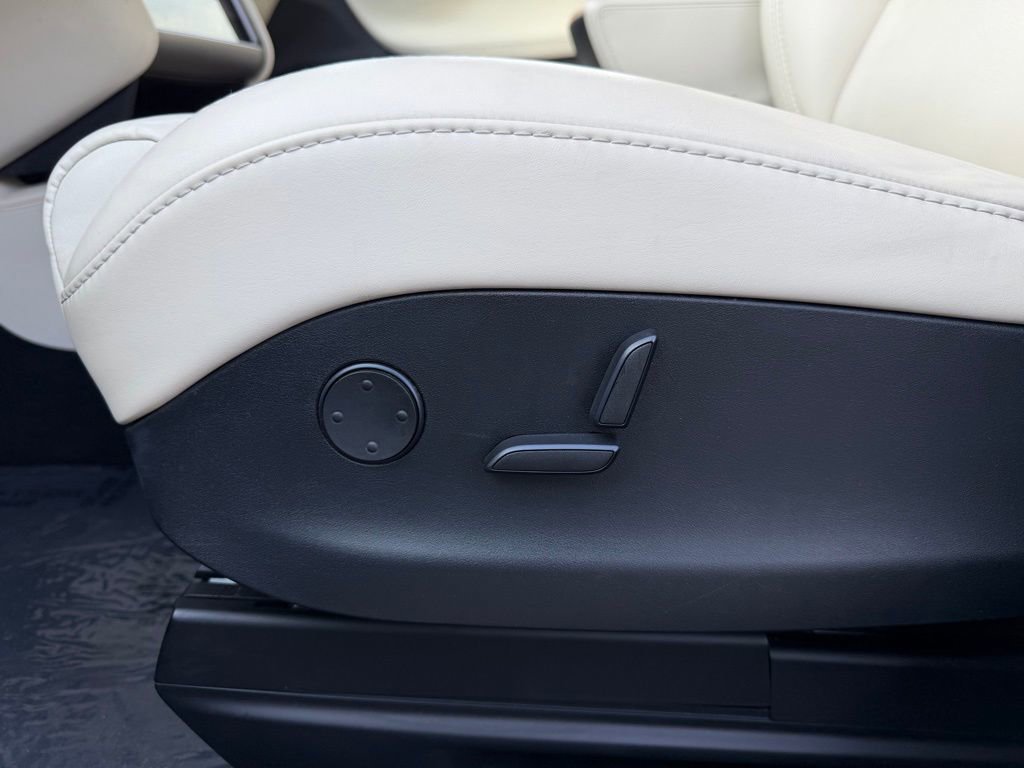 Used 2019 Tesla Model X 75D image 12