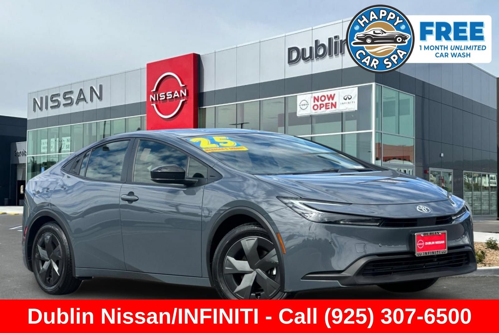 Used 2025 Toyota Prius LE FWD image 1