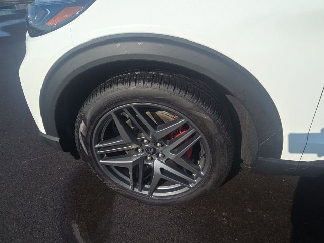 Used 2025 Ford Explorer ST image 15