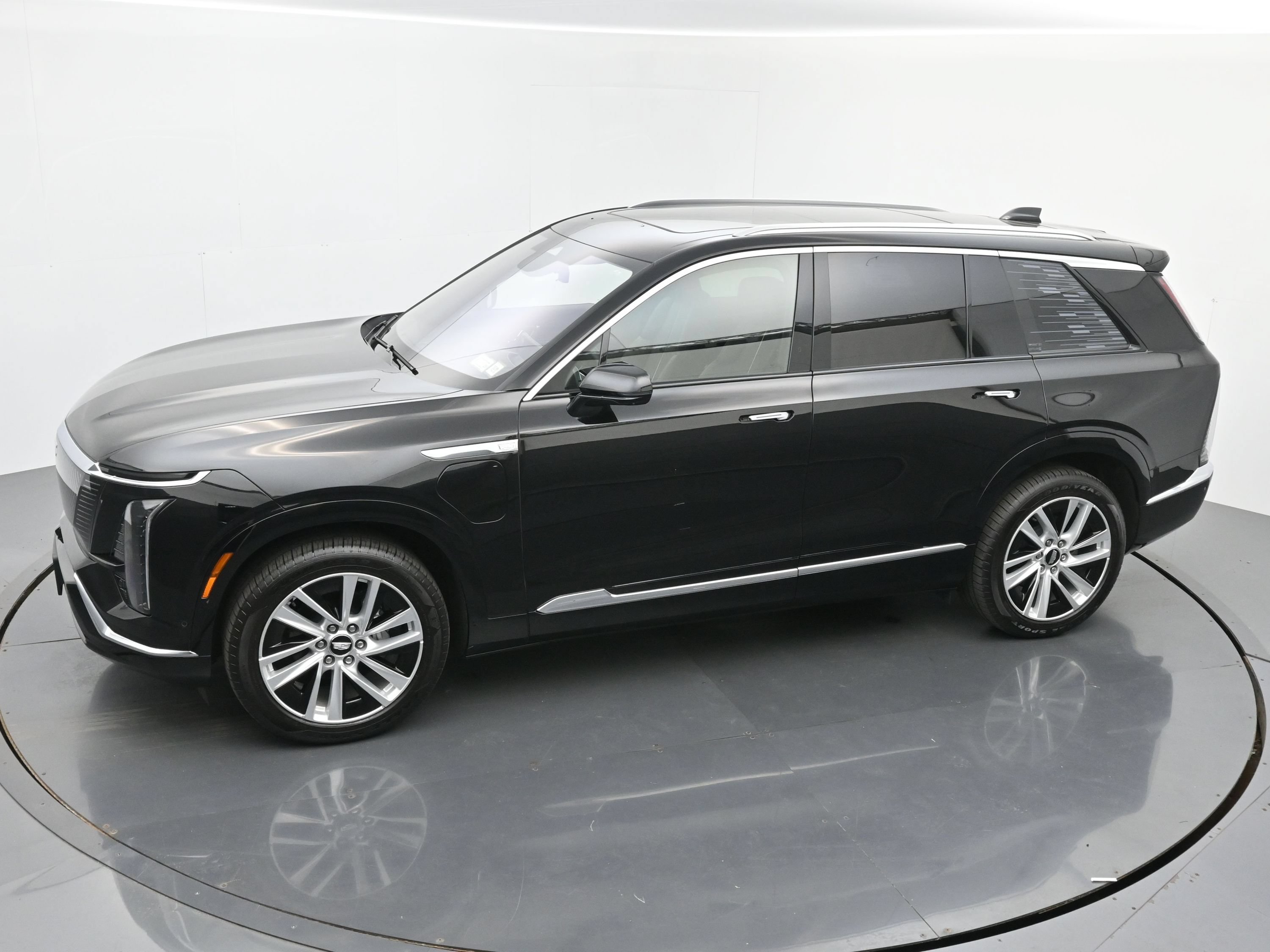 New 2026 Cadillac Vistiq Premium Luxury w/ LPO, Floor Liner Package AWD/4WD image 24
