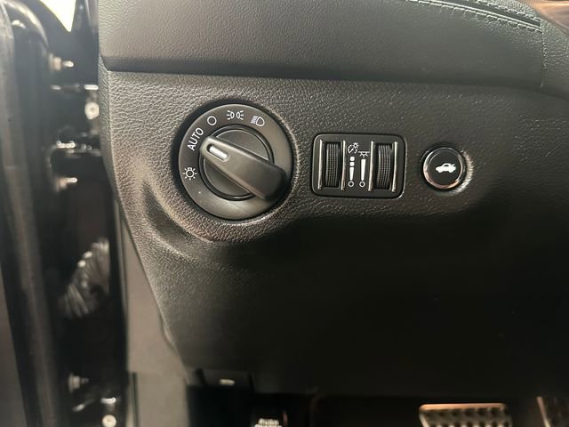 Used 2021 Dodge Challenger R/T Scat Pack RWD image 18