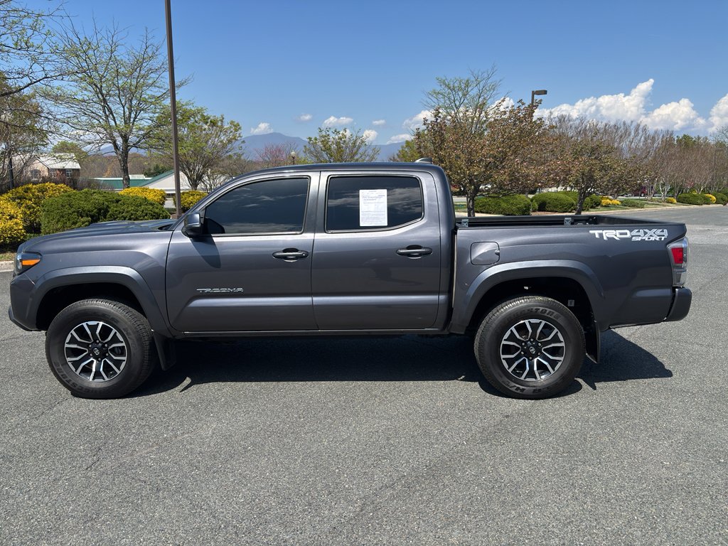 Used 2022 Toyota Tacoma TRD Sport w/ Technology Package image 8