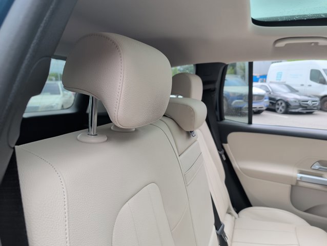 Used 2022 Mercedes-Benz GLB 250 image 18