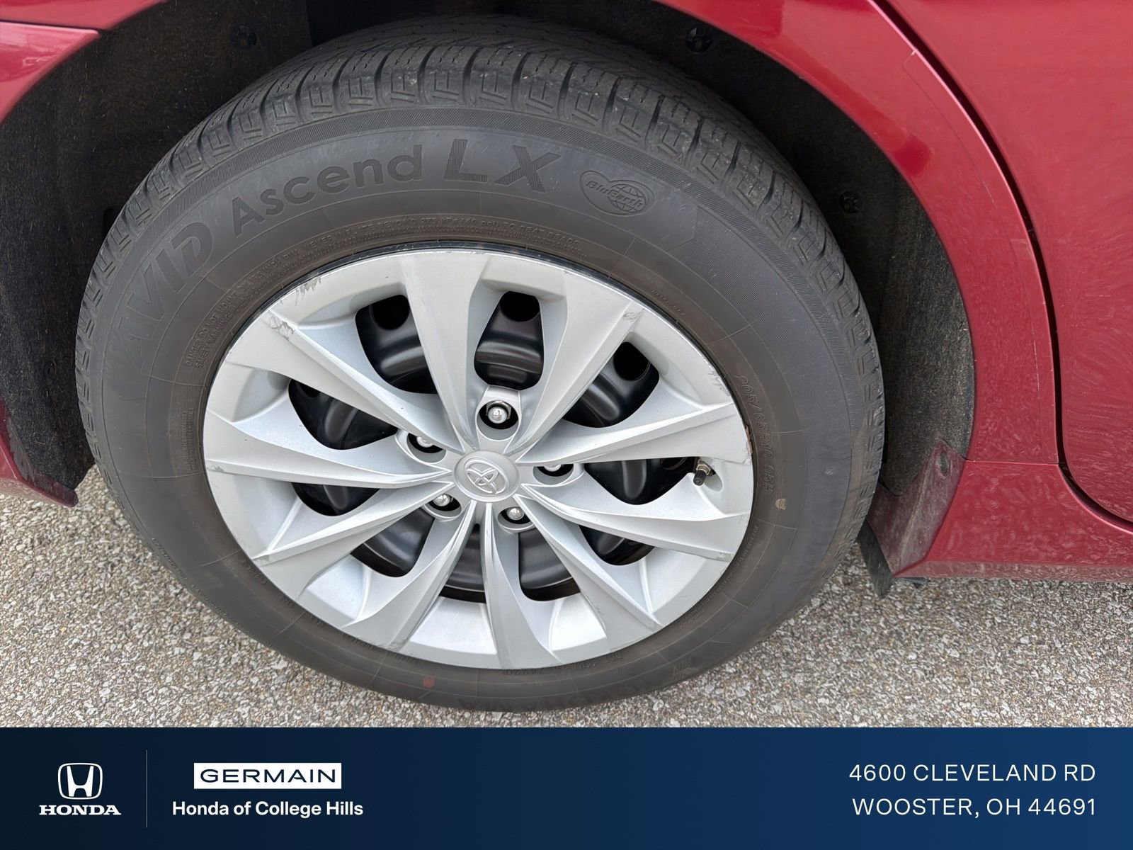 Used 2015 Toyota Camry LE w/ Four Season Floor Mat Package image 4