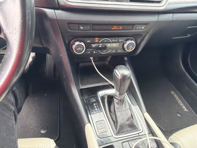 Used 2018 MAZDA MAZDA3 Grand Touring FWD image 5