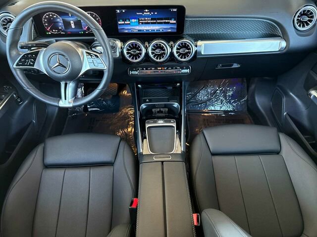Used 2025 Mercedes-Benz GLB 250 4MATIC image 17