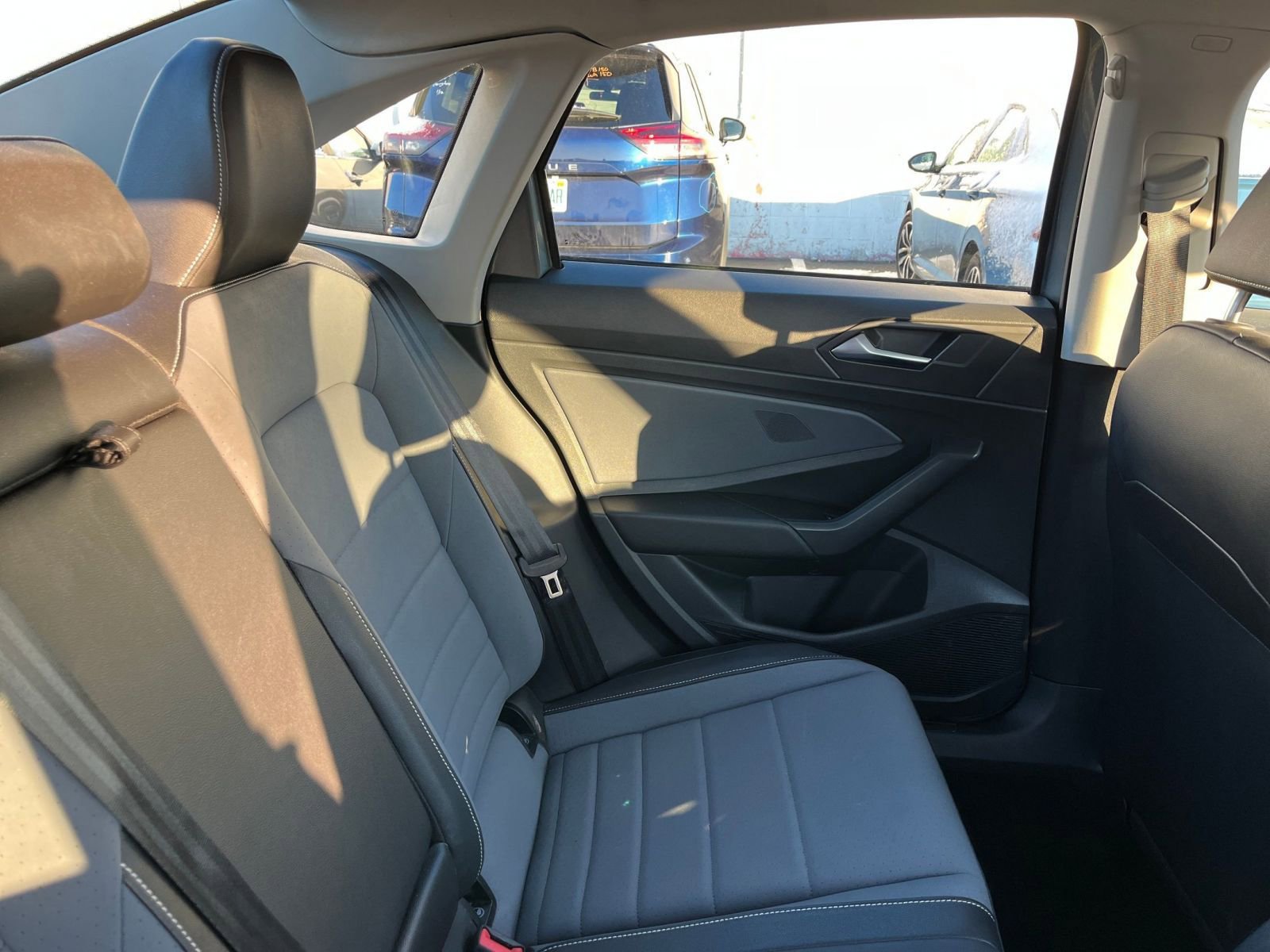 Used 2025 Volkswagen Jetta SE image 37