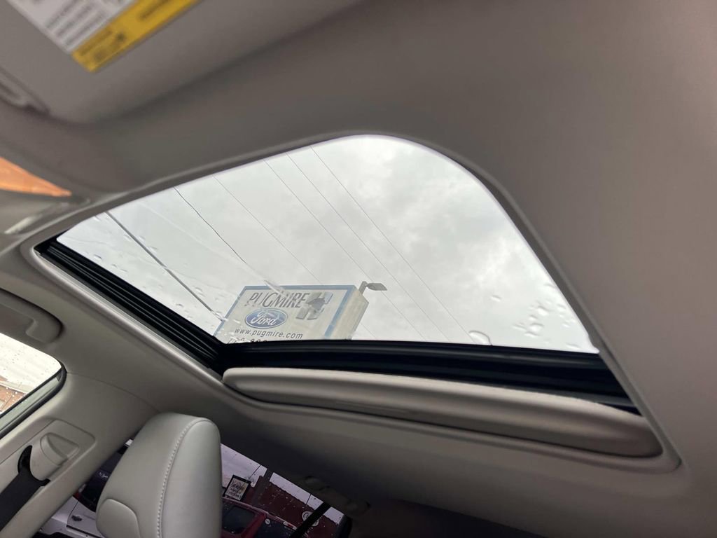 Used 2020 Toyota RAV4 XLE Premium image 32