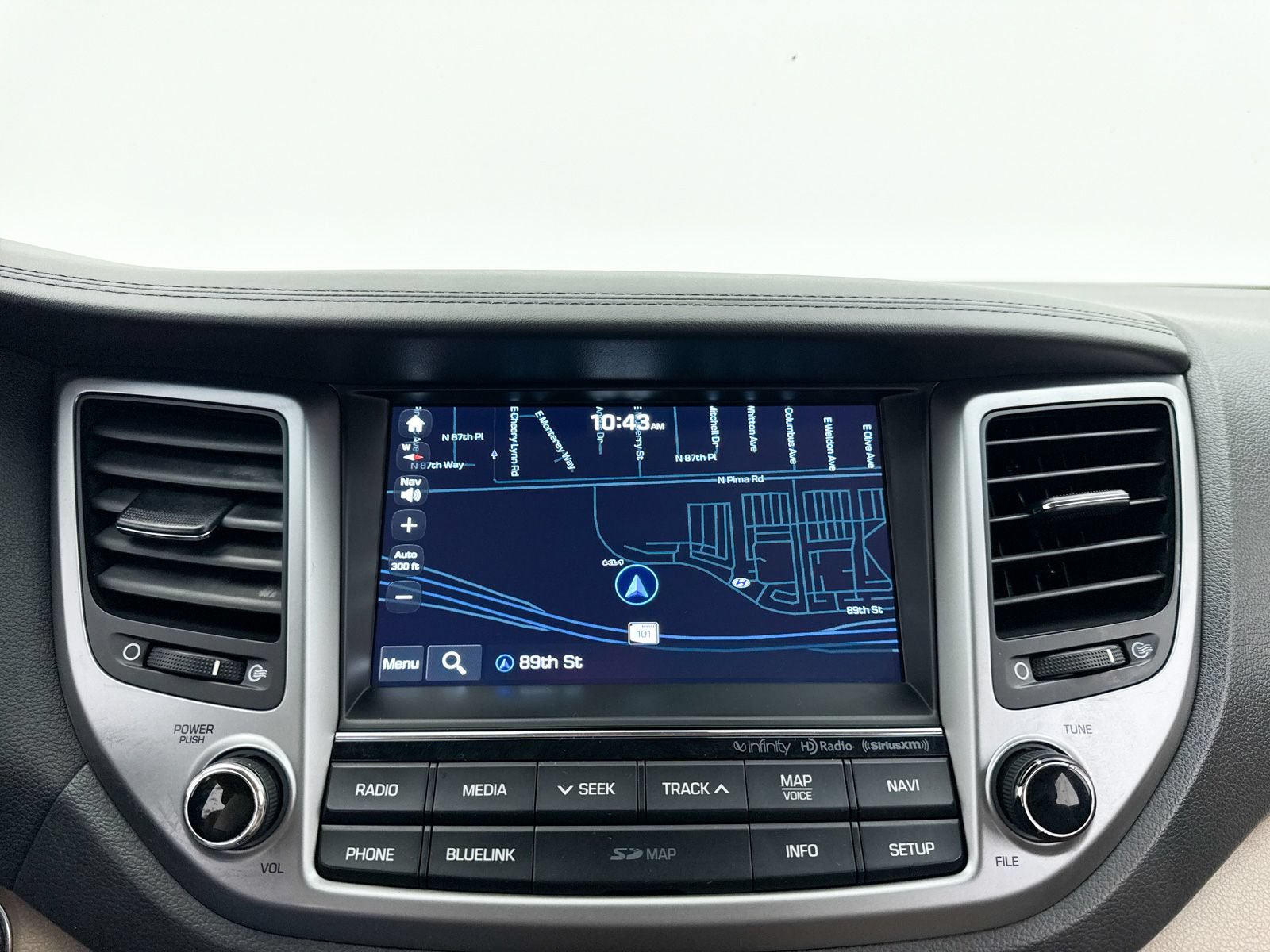 Used 2017 Hyundai Tucson SE Plus w/ Cargo Package FWD image 4