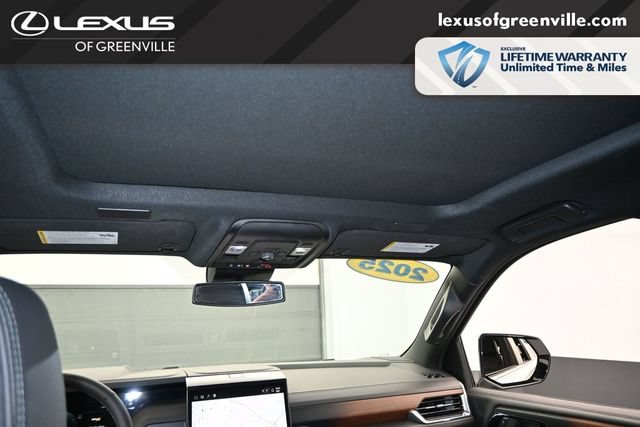 Used 2025 GMC Yukon XL Denali AWD/4WD image 22