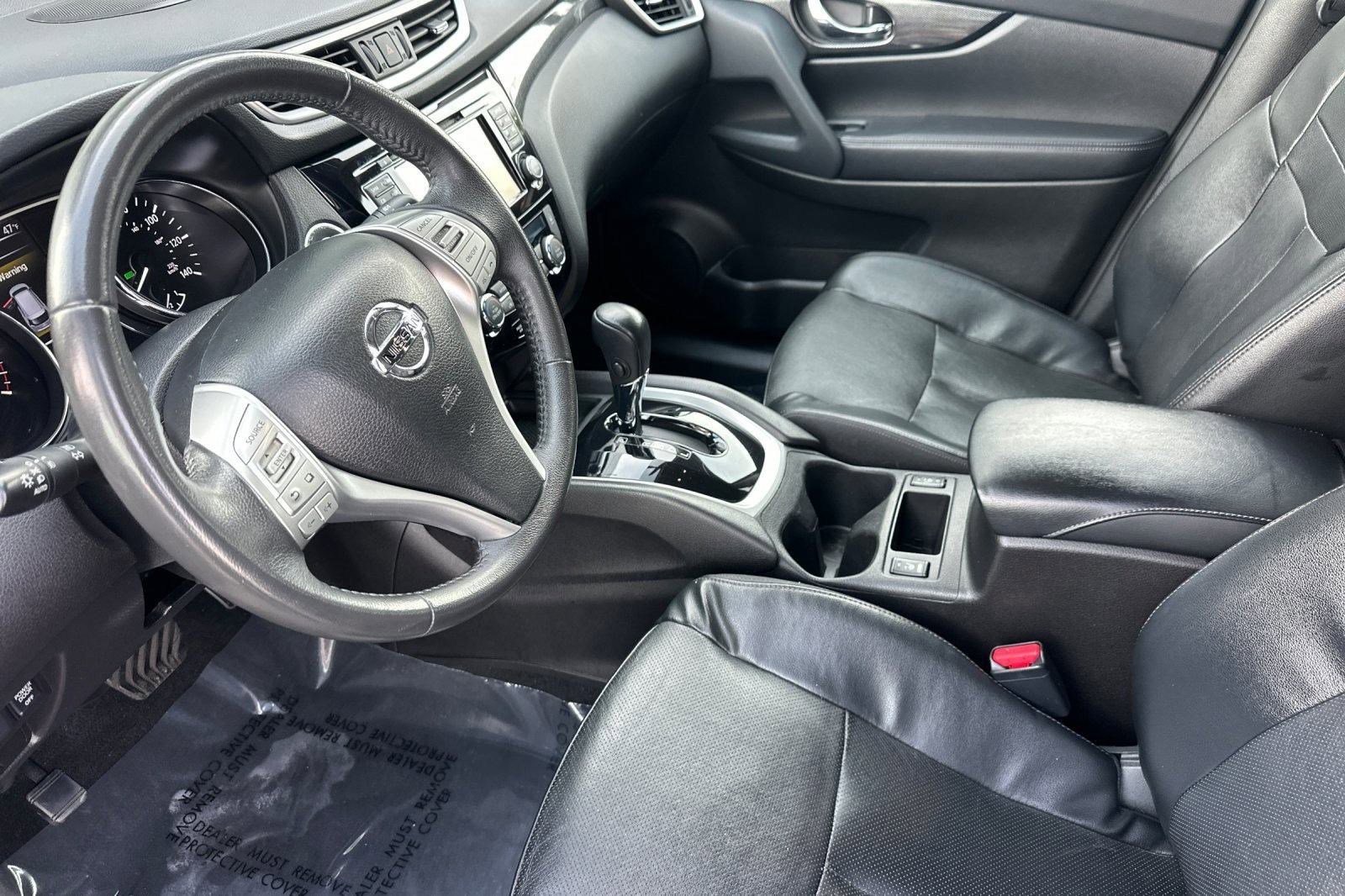 Used 2016 Nissan Rogue SL w/ SL Premium Package image 4