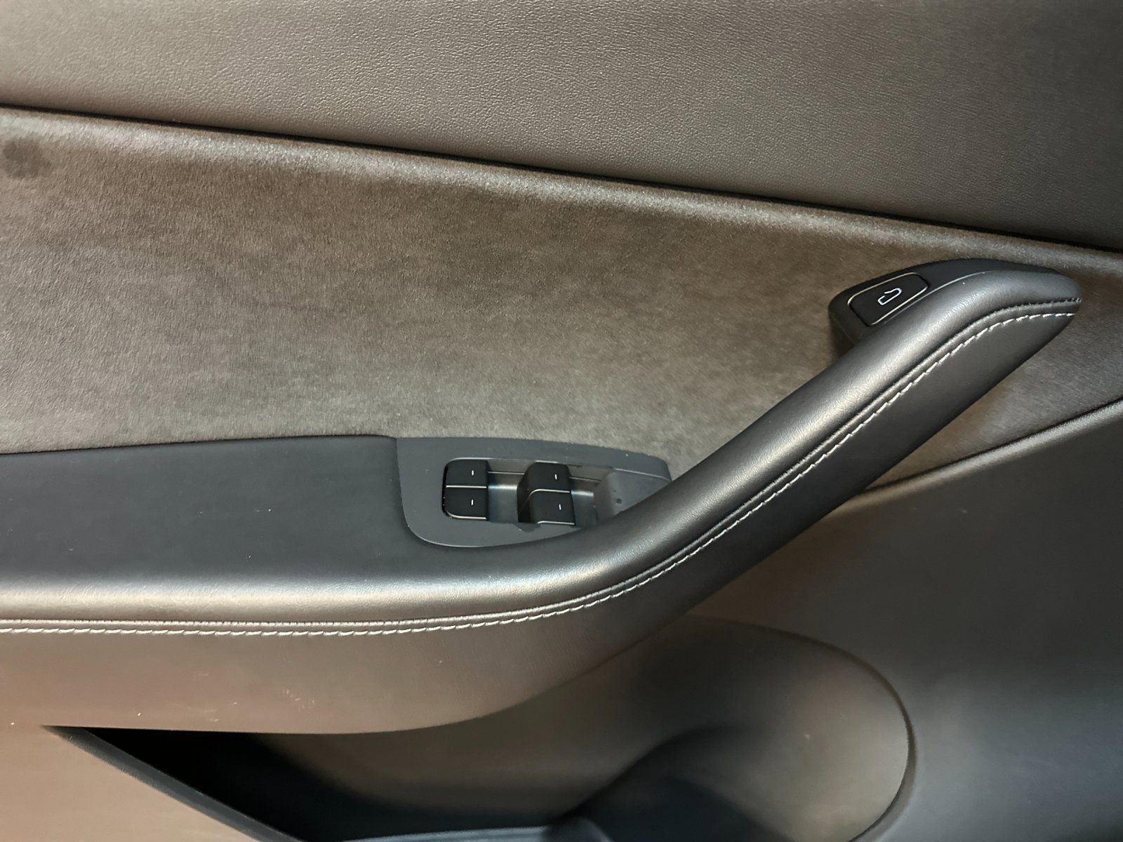 Used 2021 Tesla Model Y Long Range image 10