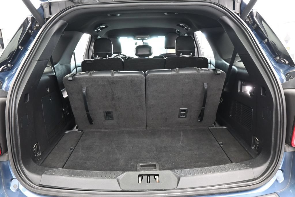 Used 2020 Ford Explorer XLT w/ Equipment Group 202A AWD/4WD image 33