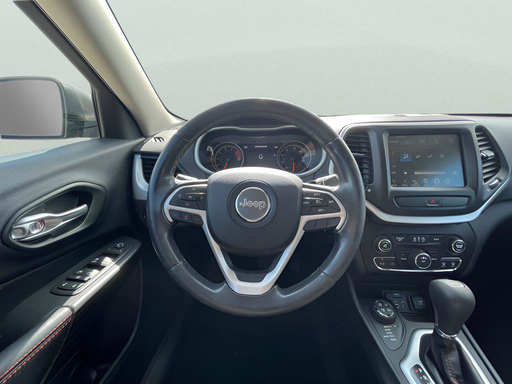 Used 2016 Jeep Cherokee Trailhawk w/ Trailer Tow Group image 31