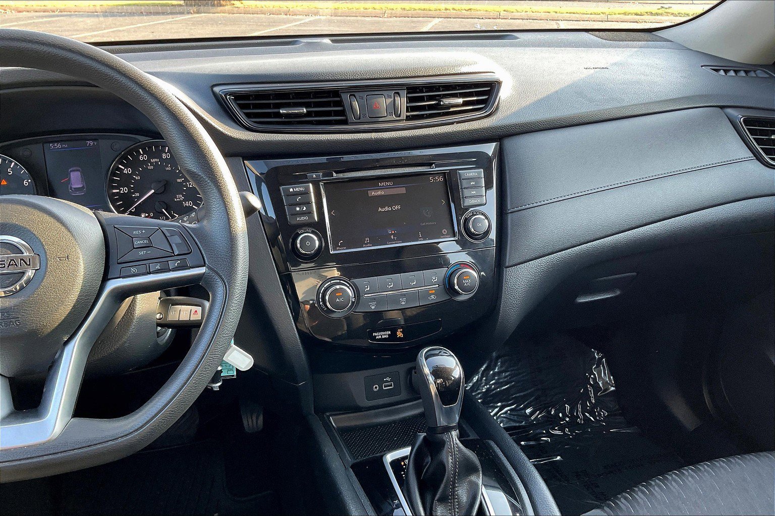 Used 2018 Nissan Rogue S image 6