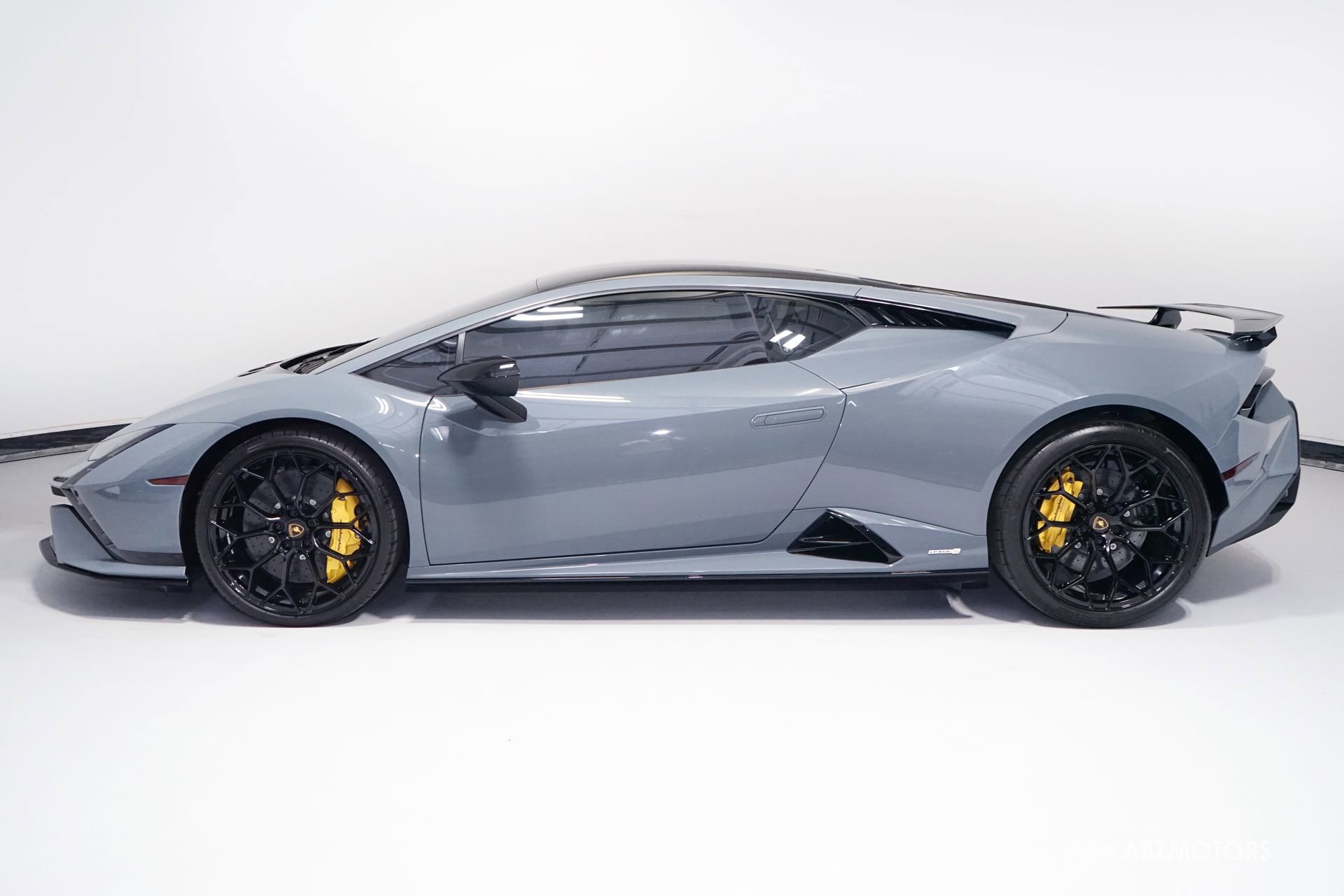 Used 2024 Lamborghini Huracan Tecnica image 5