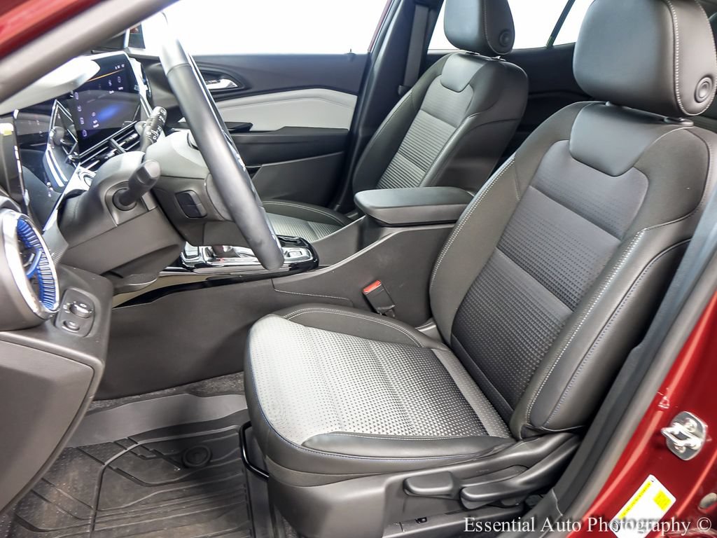 Used 2025 Chevrolet Trax LT w/ Driver Confidence Package FWD image 9