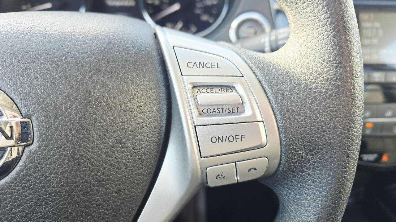 Used 2014 Nissan Rogue SV image 24