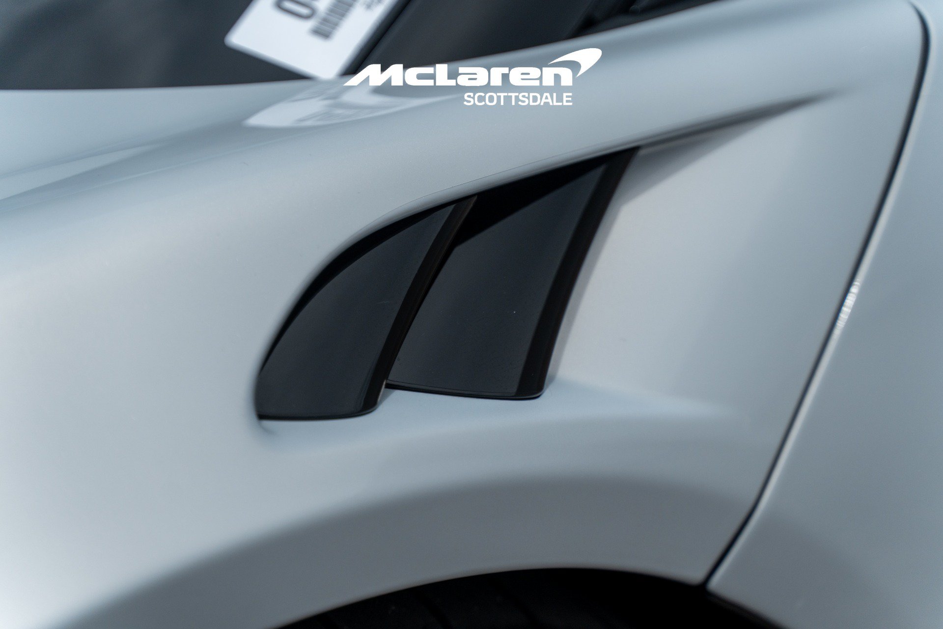 Used 2023 McLaren Artura RWD image 21