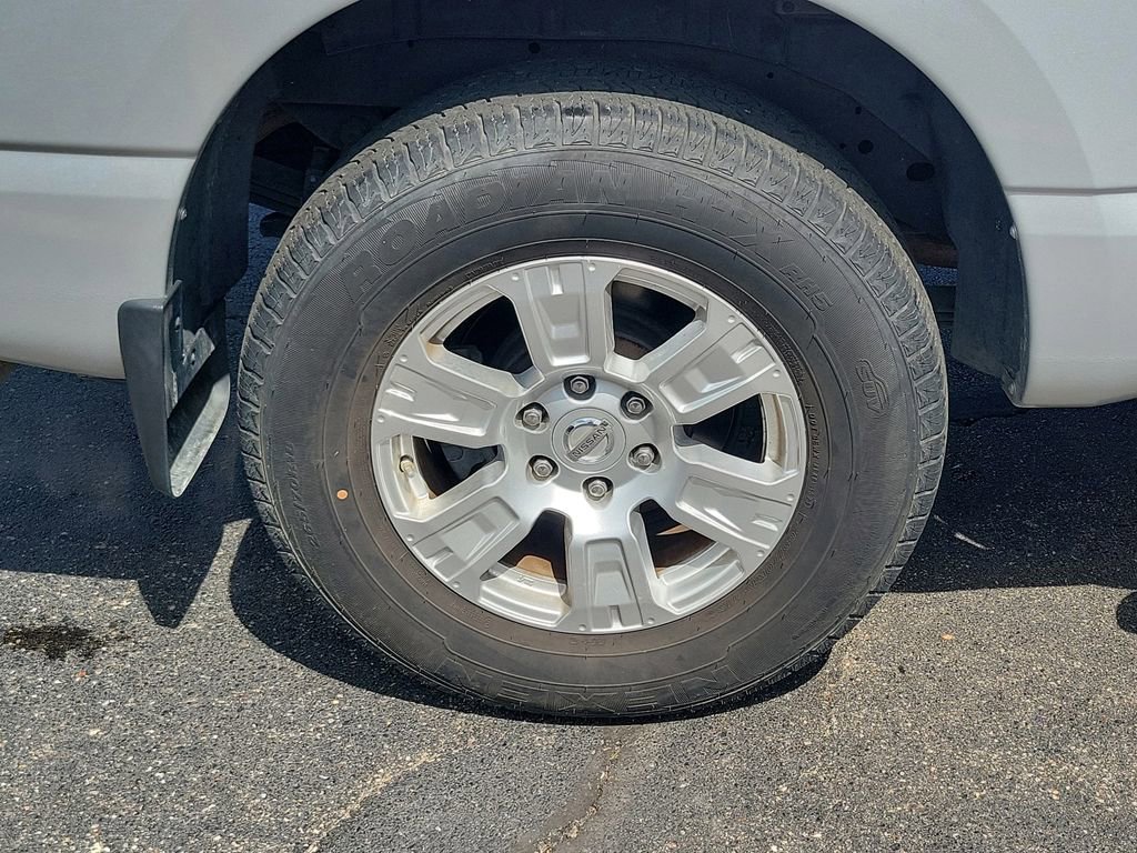 Used 2018 Nissan Titan SV w/ SV Convenience Package AWD/4WD image 7