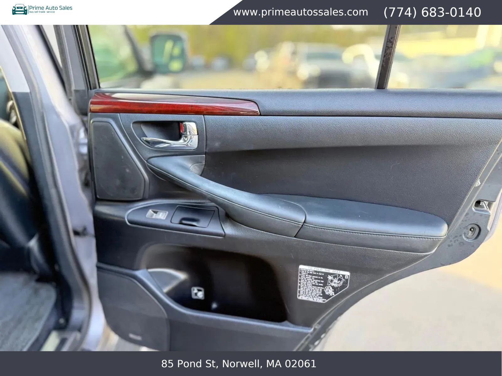 Used 2011 Lexus LX 570 4WD w/ Luxury Pkg image 30
