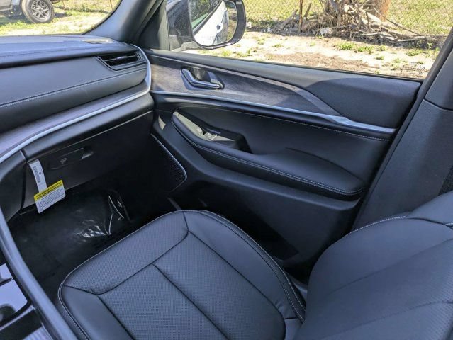 New 2026 Jeep Grand Cherokee Limited AWD/4WD image 18