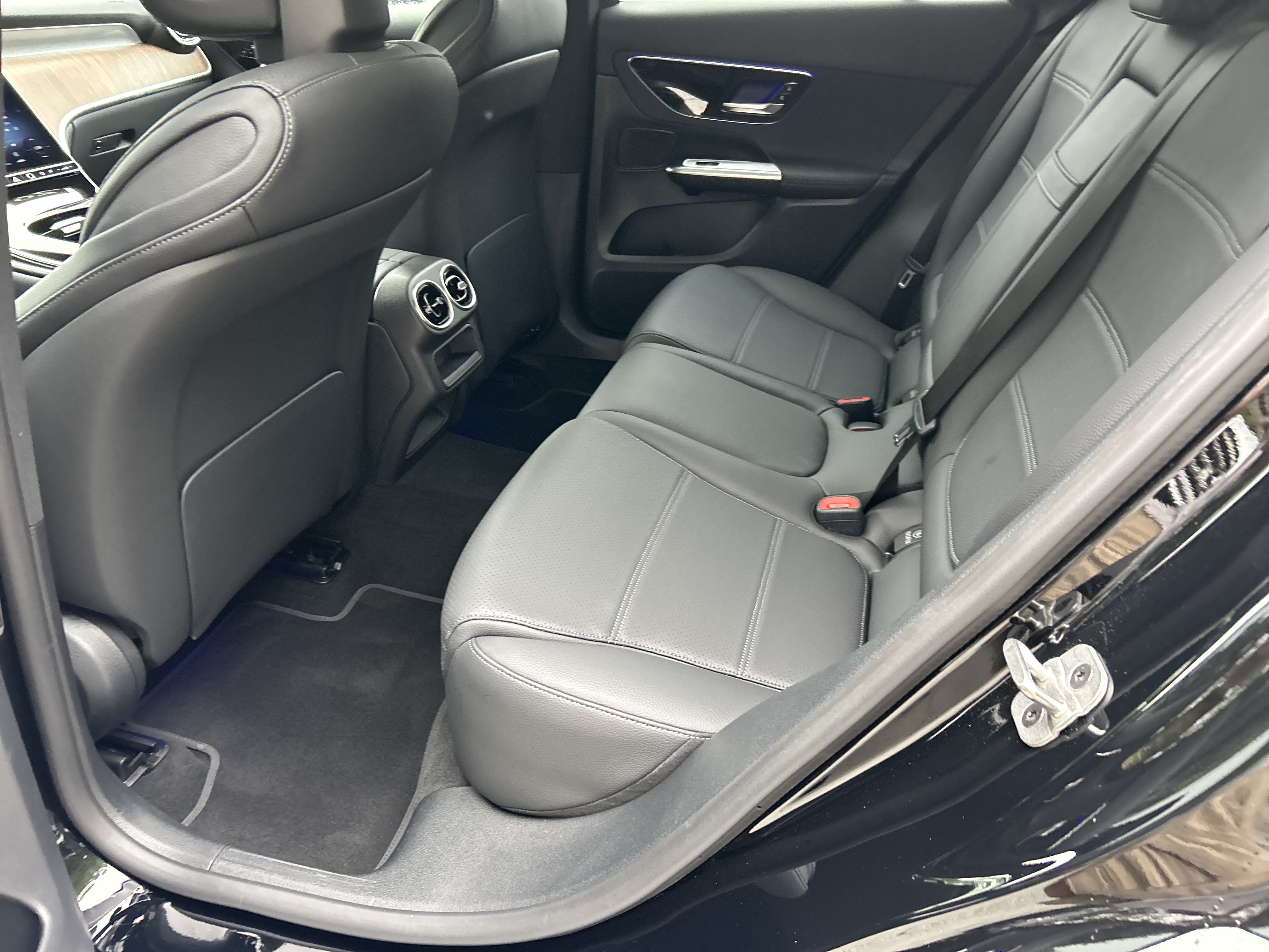 Certified 2026 Mercedes-Benz GLC 300 4MATIC image 39