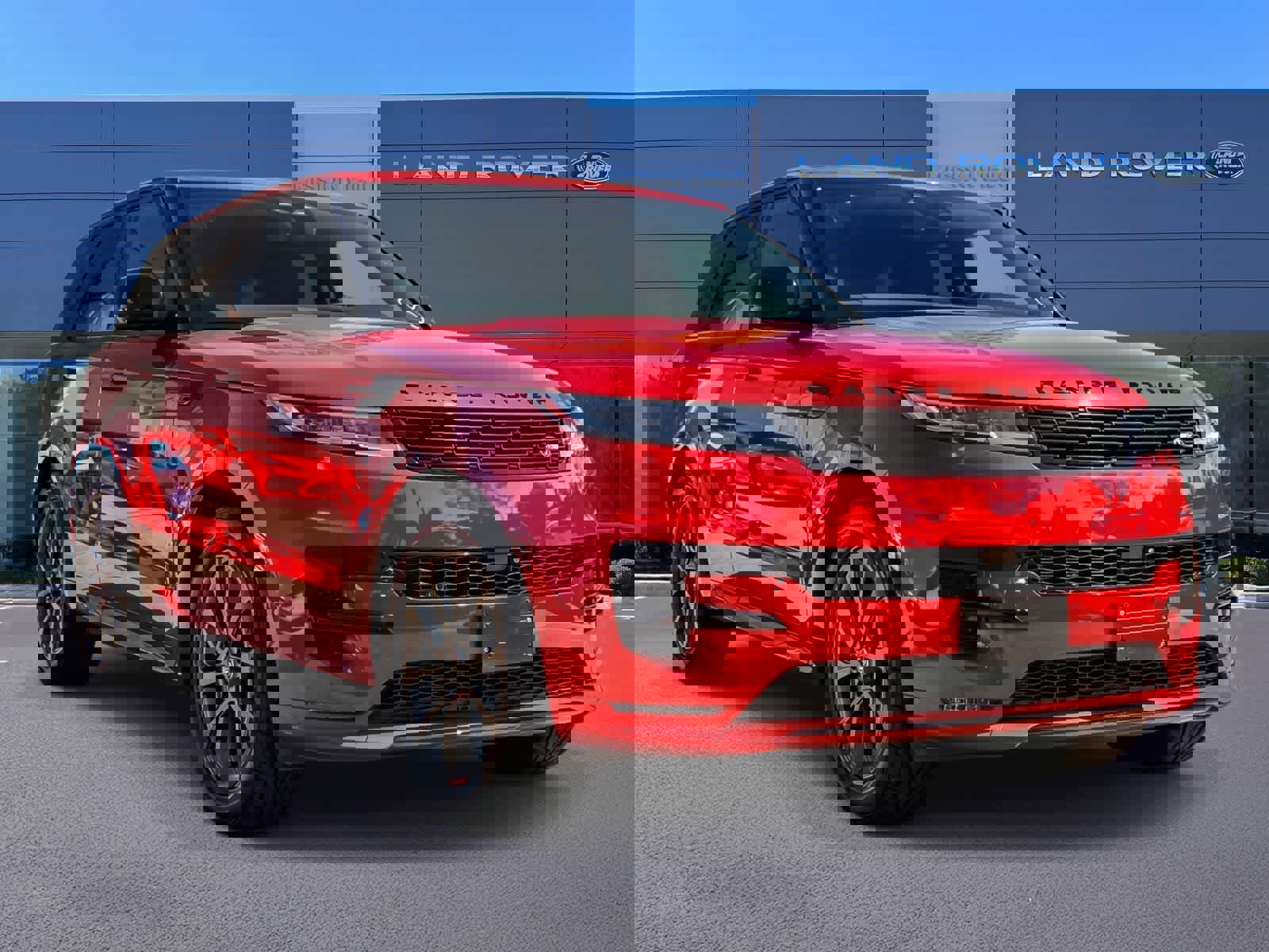 Used 2024 Land Rover Range Rover Sport Dynamic SE AWD/4WD image 3