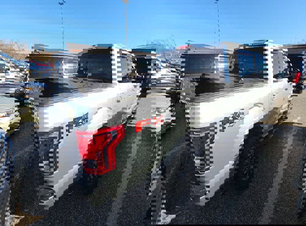 Used 2017 Ford F150 XLT w/ Equipment Group 302A Luxury image 5