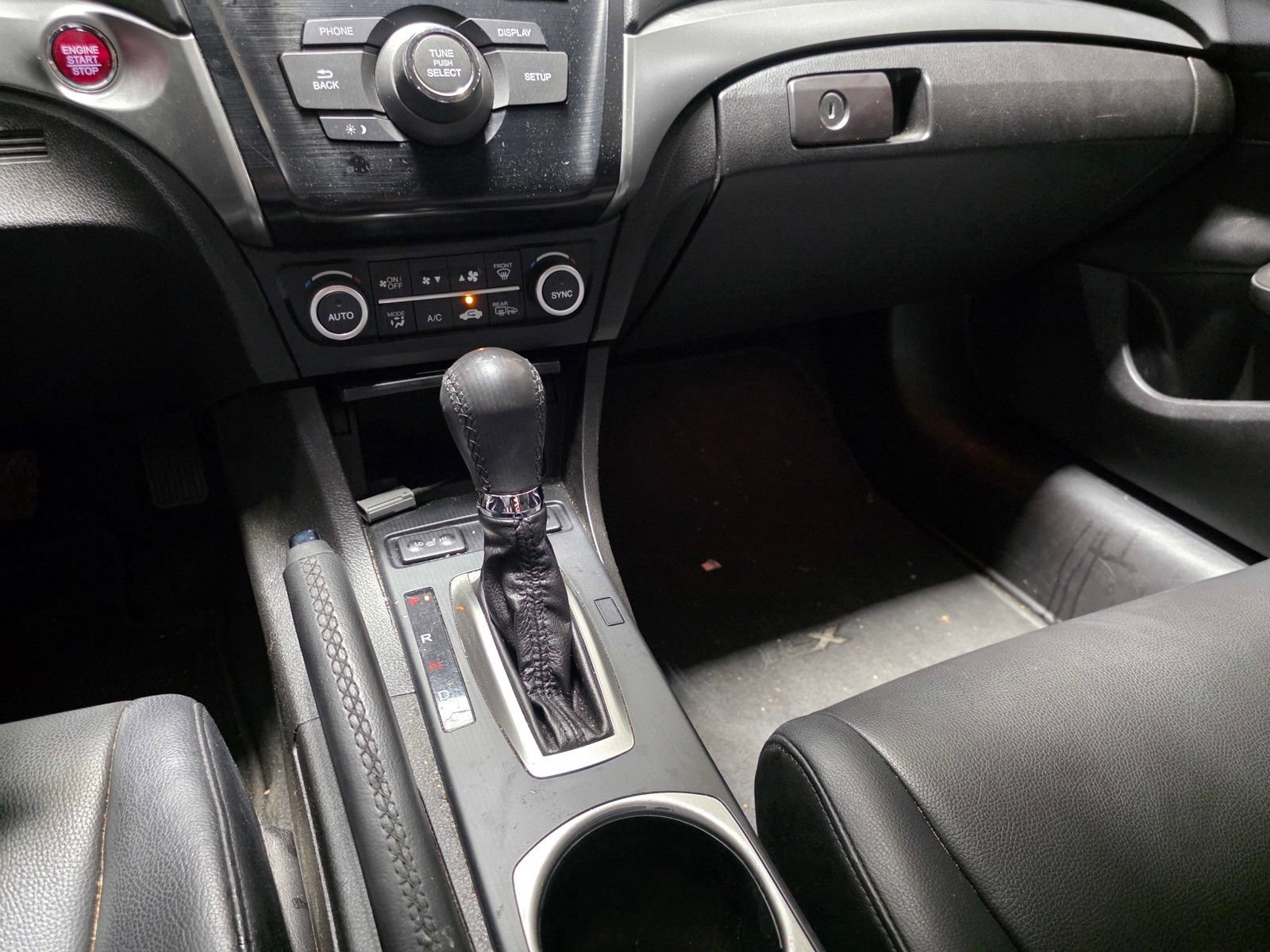 Used 2017 Acura ILX w/ AcuraWatch Plus Package FWD image 19