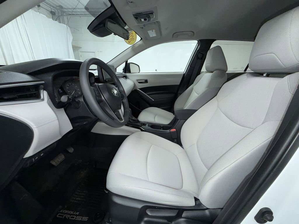 Certified 2024 Toyota Corolla Cross LE image 14