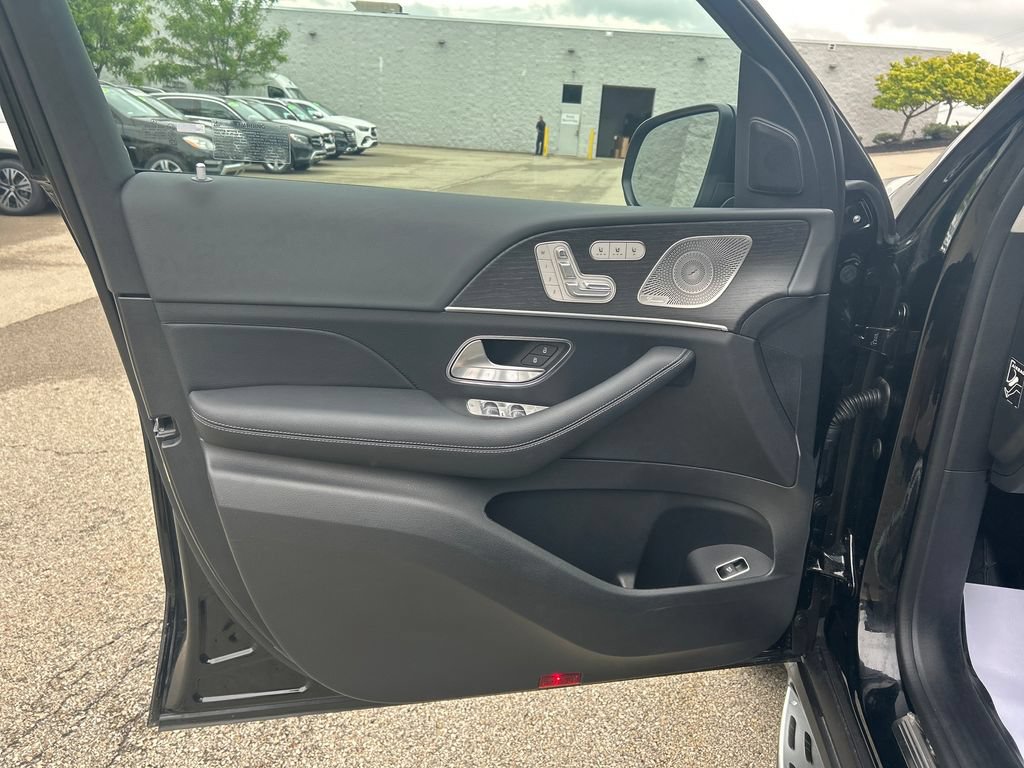 Used 2026 Mercedes-Benz GLS 450 4MATIC image 10