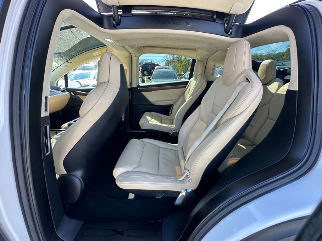 Used 2017 Tesla Model X 90D image 21