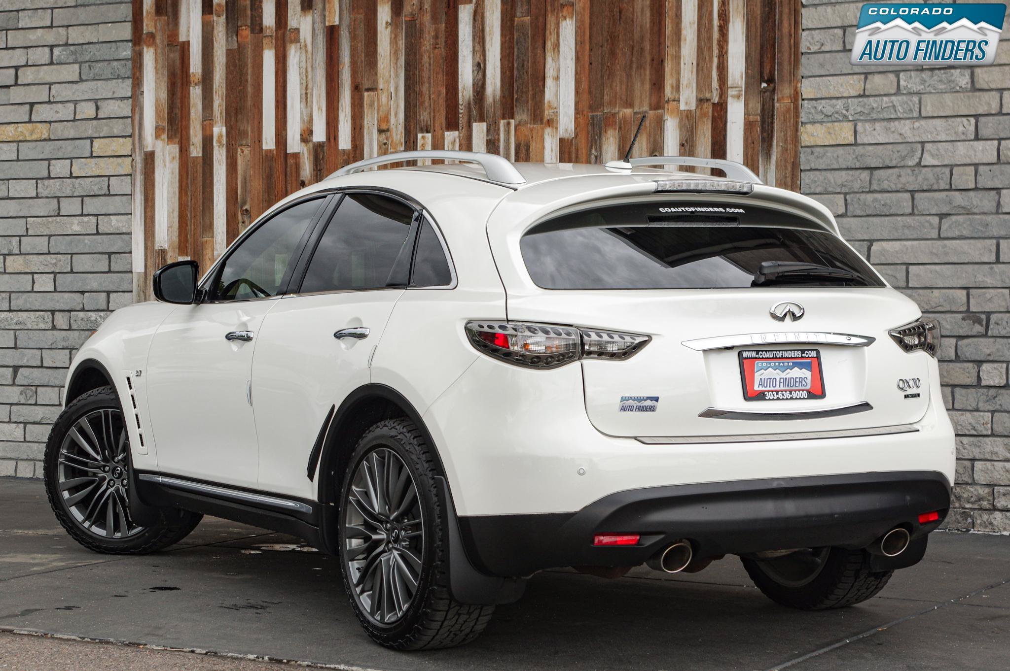 Used 2017 INFINITI QX70 AWD w/ Limited Package image 4