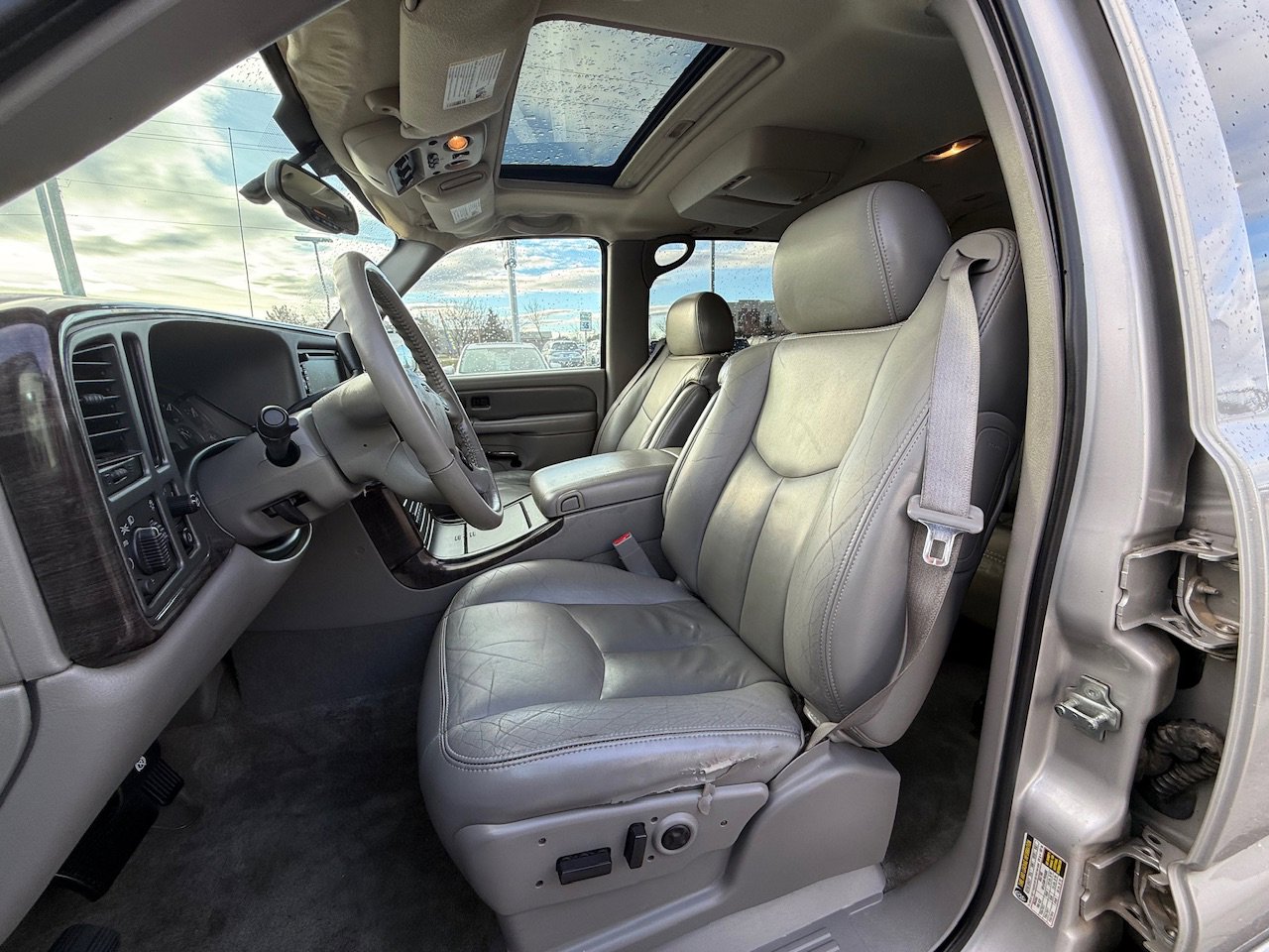 Used 2005 GMC Yukon XL Denali image 15