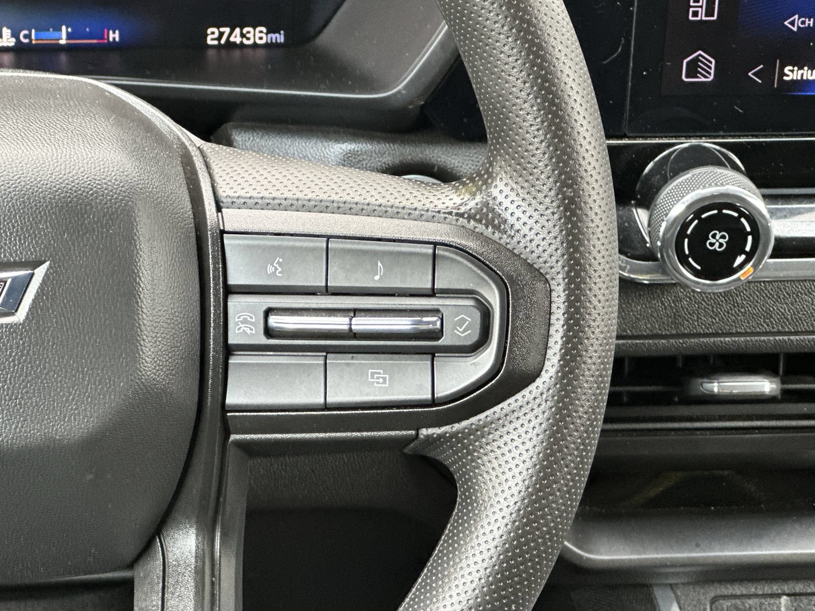 Used 2024 Chevrolet Colorado Trail Boss w/ Technology Package AWD/4WD image 21