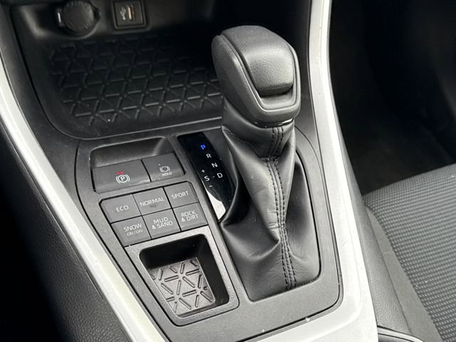 Used 2024 Toyota RAV4 LE image 23