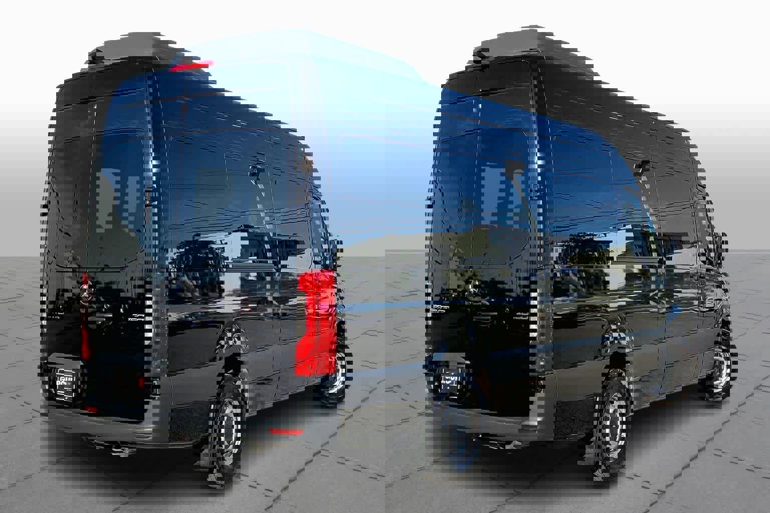 Used 2025 Mercedes-Benz Sprinter 2500 image 13