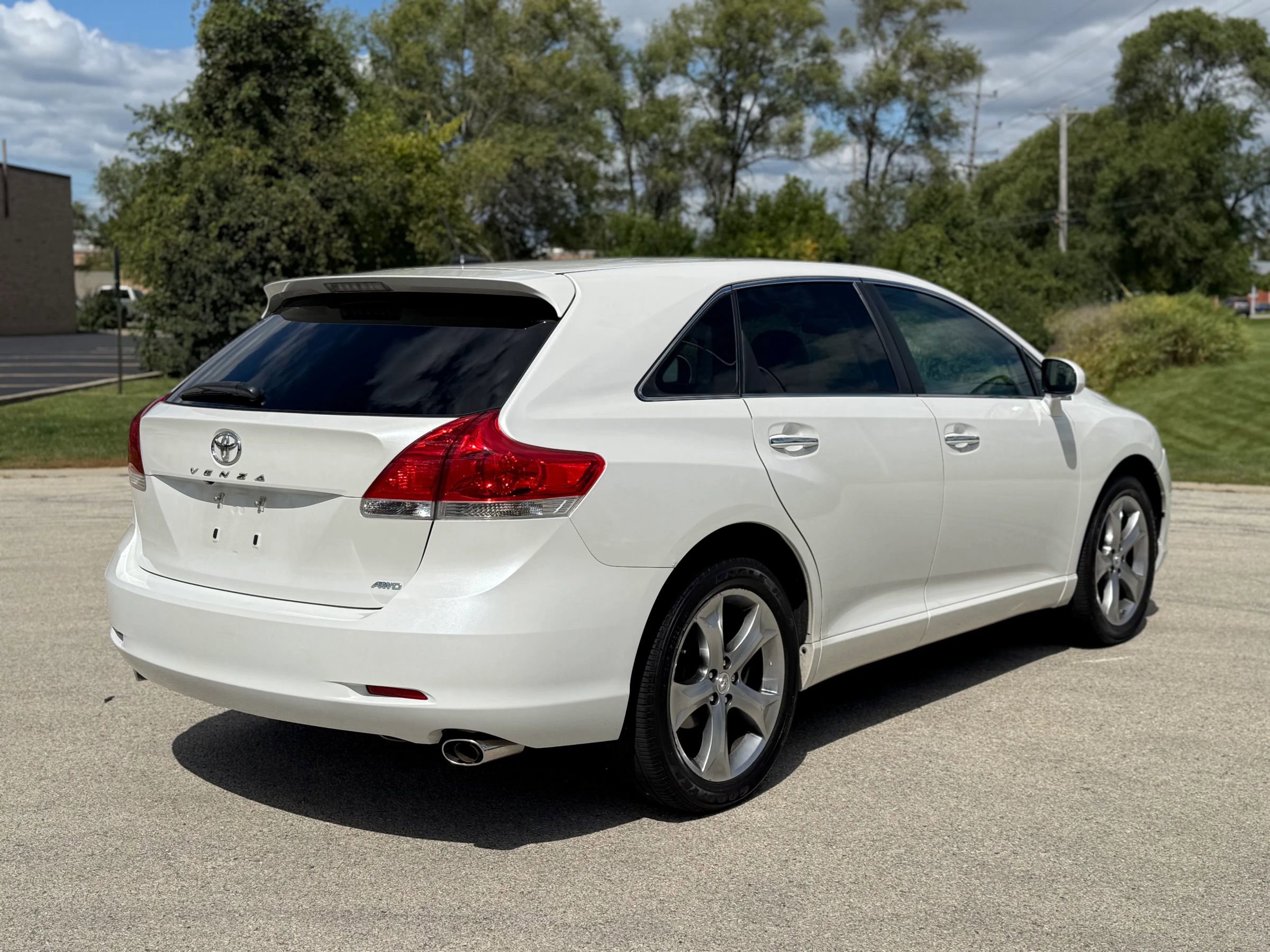 Used 2011 Toyota Venza AWD w/ Comfort Pkg image 3