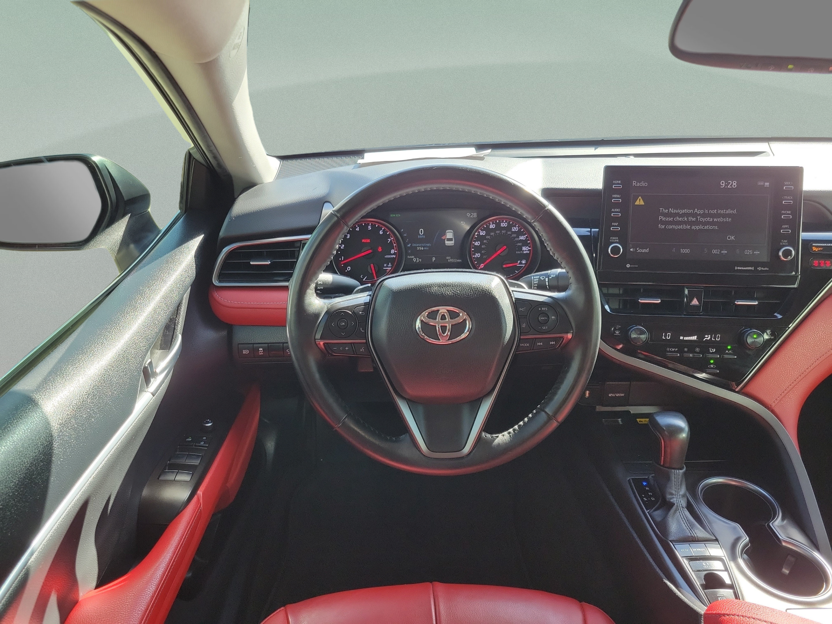 Used 2022 Toyota Camry XSE FWD image 19