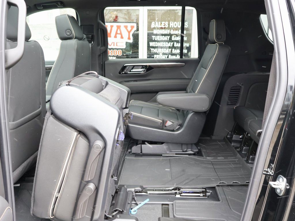 New 2025 Chevrolet Suburban Premier w/ Sun And Tow Package image 30