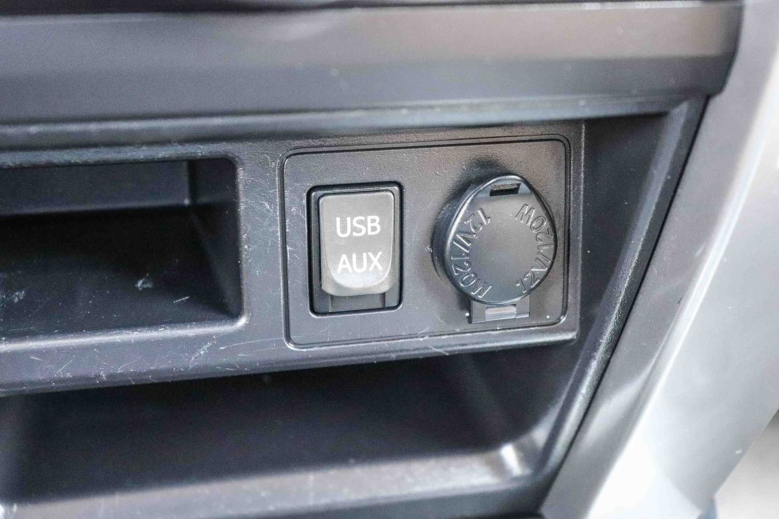 Used 2017 Toyota 4Runner SR5 AWD/4WD image 30