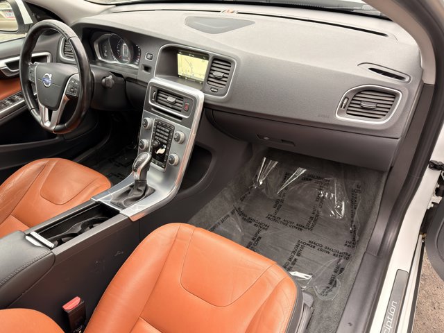 Used 2017 Volvo S60 T5 Inscription image 26