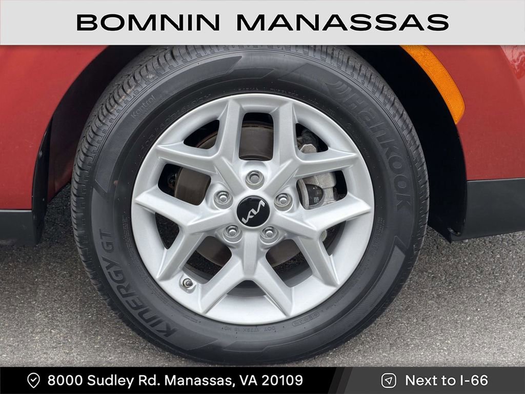 Used 2023 Kia Soul LX w/ LX Technology Package image 7